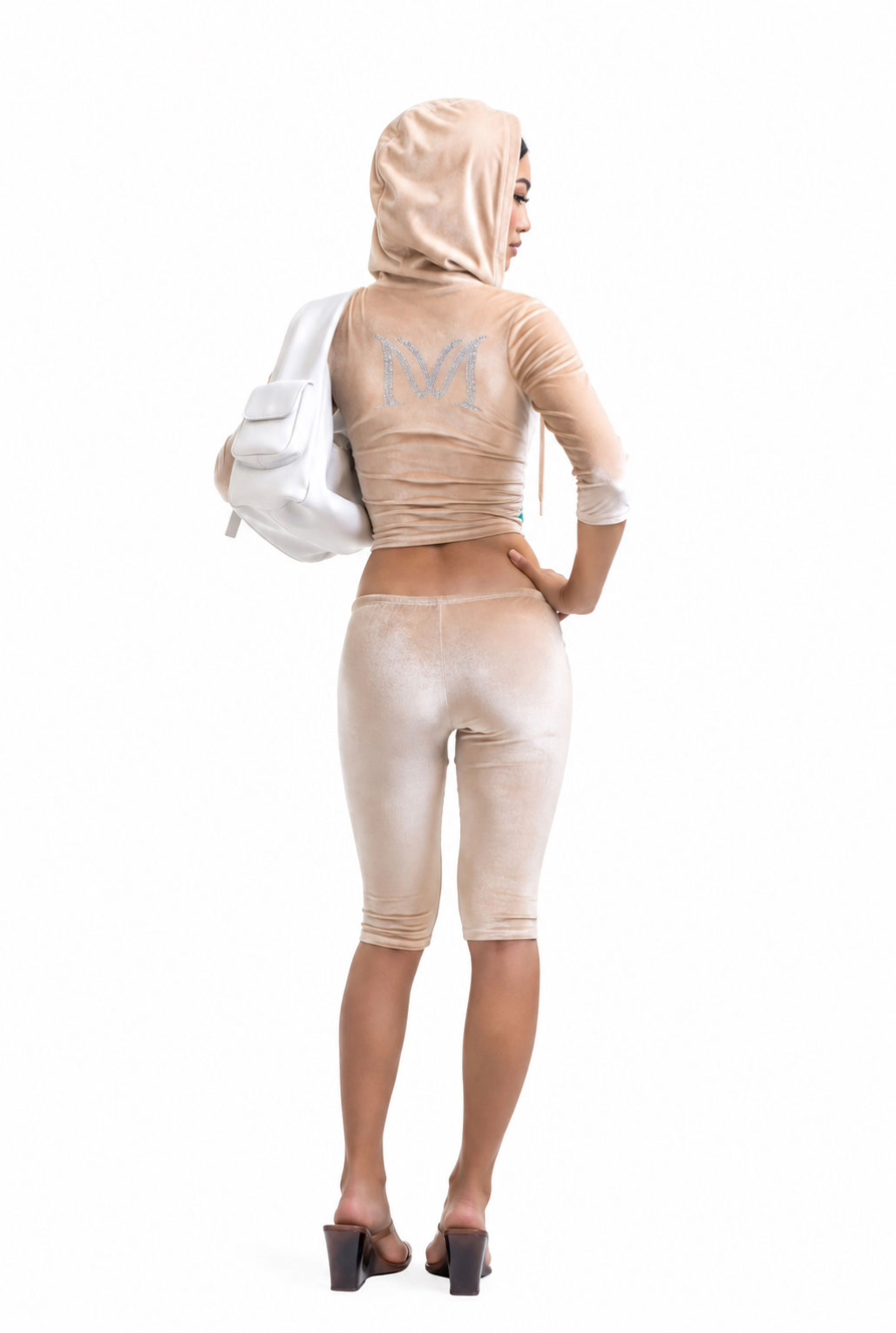 SIENNA CAPRI- CAVA